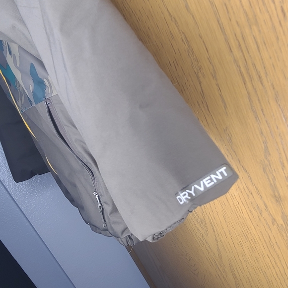 The North Face sz 5T insulated snowquest jacket winter coat - Picture 2 of 7